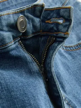 Denimshorts med rett passform