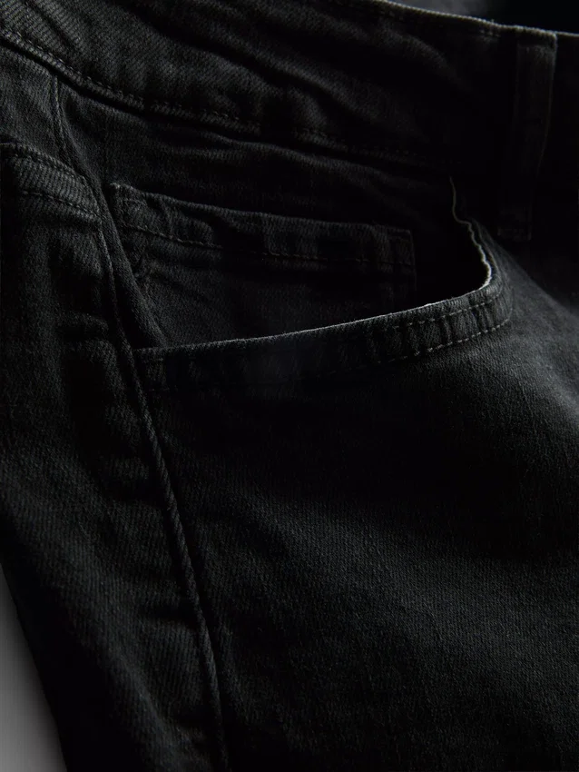 Denimshorts med rett passform