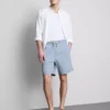 Denimshorts med strukturert snøring