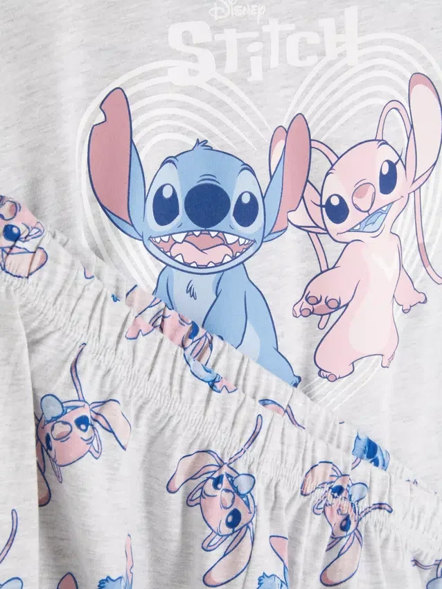 Disney-pysjamaser med Stitch-motiv