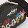 Disneys kameraveske med grafisk motiv av Mikke og venner