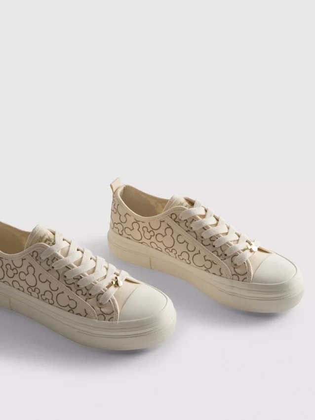 Disneys Mickey Mouse-sneakers i lerret med flatform