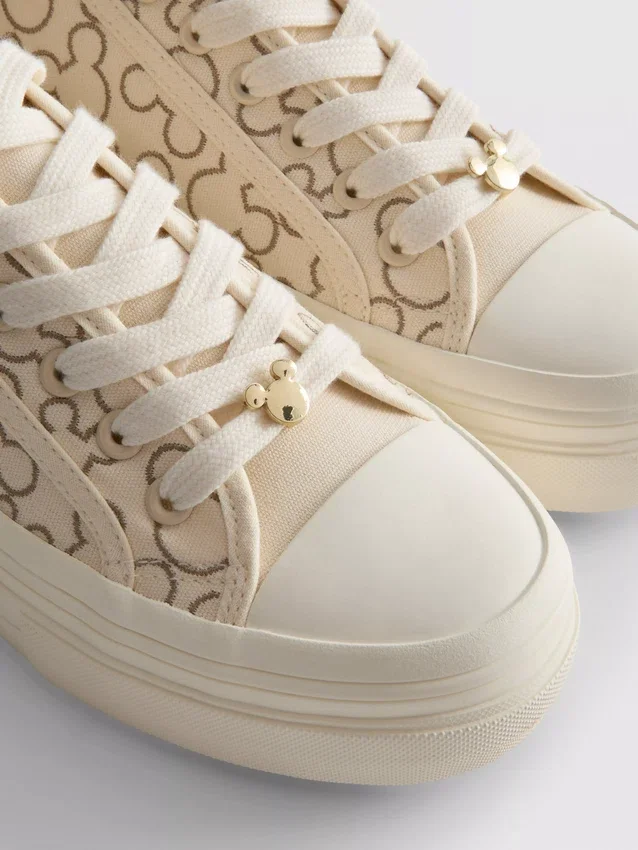 Disneys Mickey Mouse-sneakers i lerret med flatform