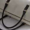 Disneys Mickey og venner-weekendbag med preget mønster