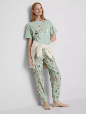 Disneys pysjamaser med Bambi-motiv