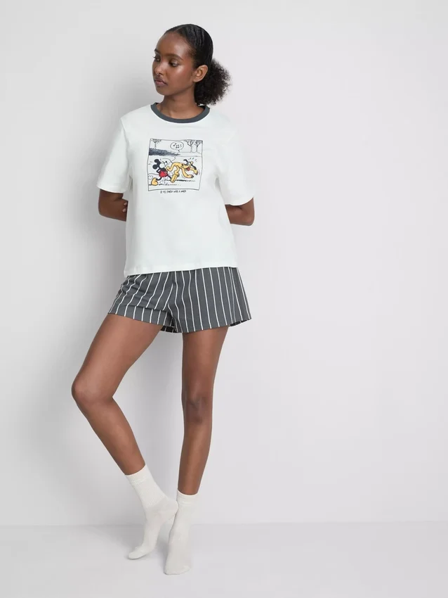 Disneys pysjamaser med Mickey Mouse-motiv