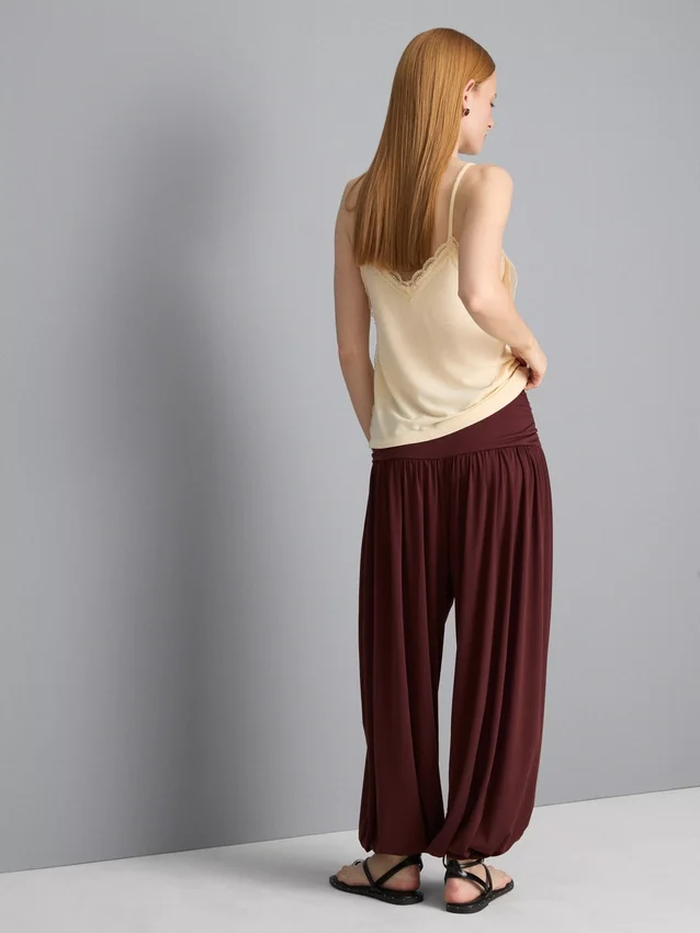 Draperte harembukser