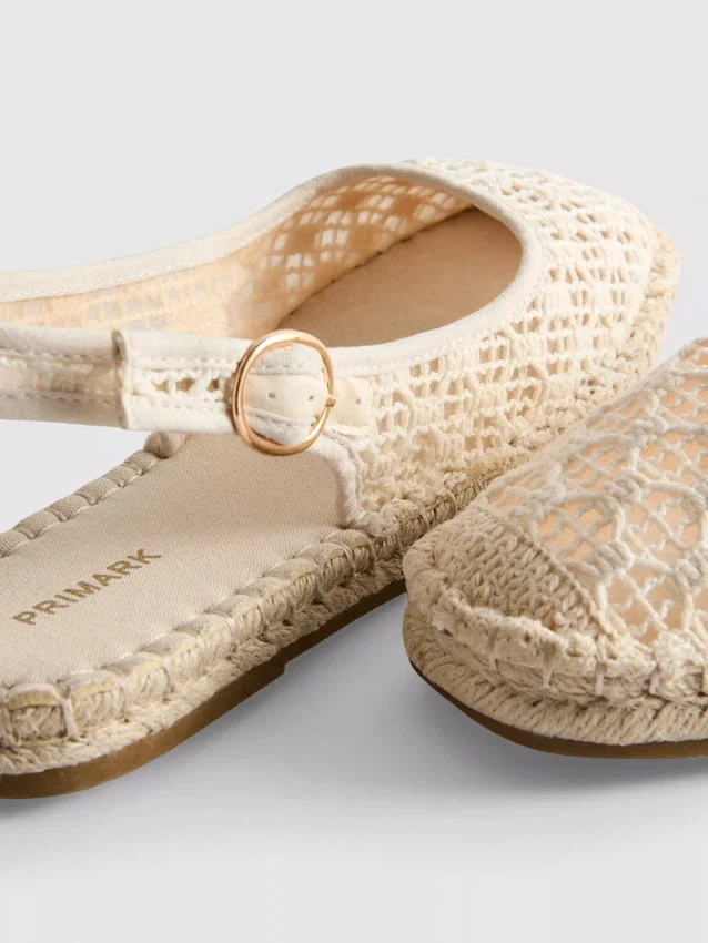 Espadrillesandaler med spenne bak