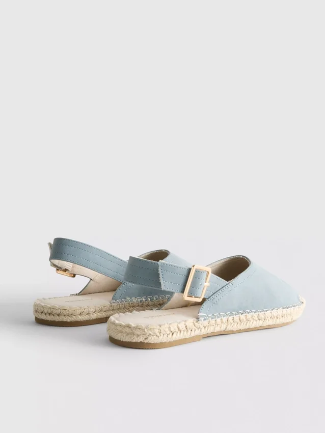 Espadrillesandaler med spenne bak