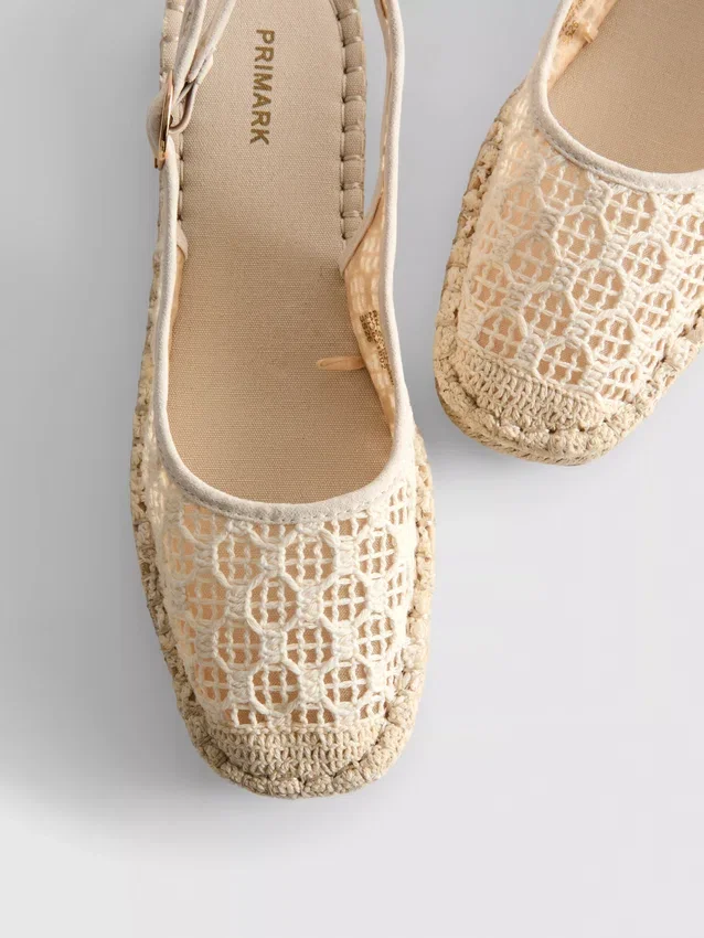 Espadrillesandaler med spenne bak
