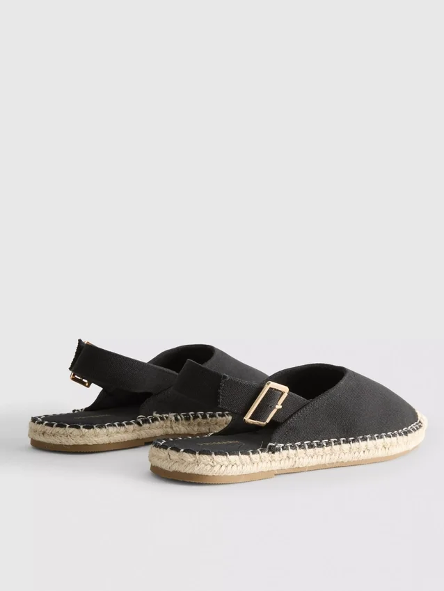 Espadrillesandaler med spenne bak