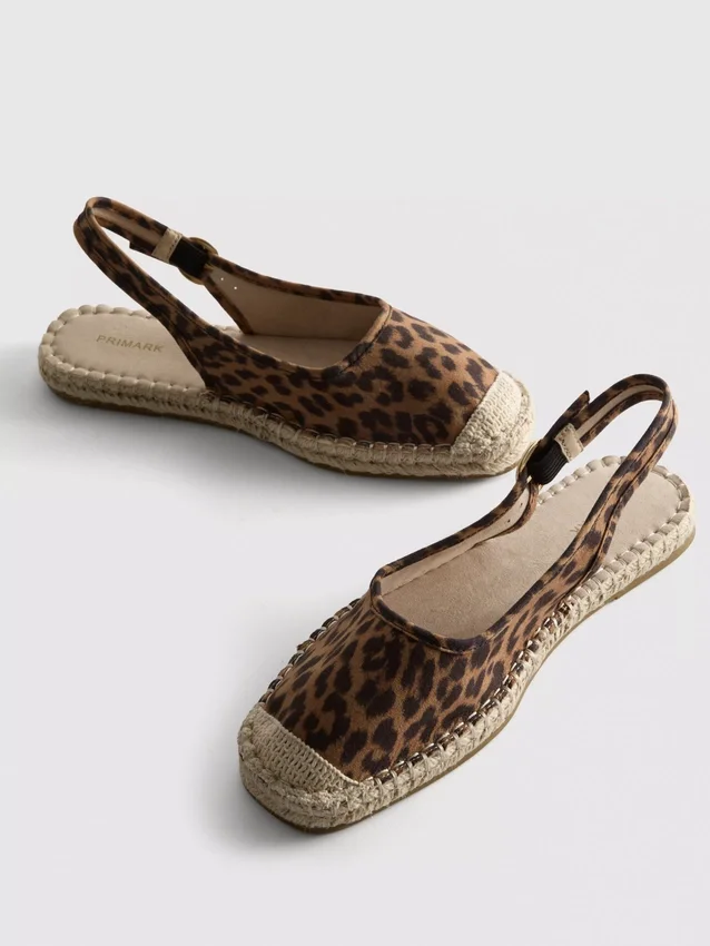 Espadrillesandaler med spenne bak