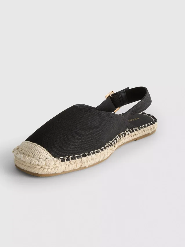 Espadrillesandaler med spenne bak