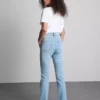 Flared-jeans i bomullsdenim med middels høy midje