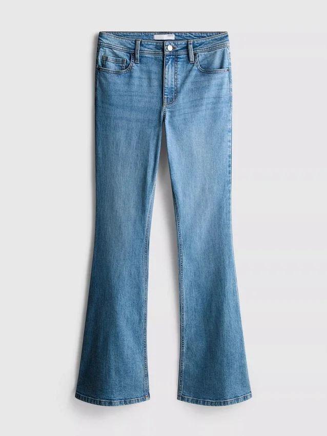 Flared-jeans i bomullsdenim med middels høy midje