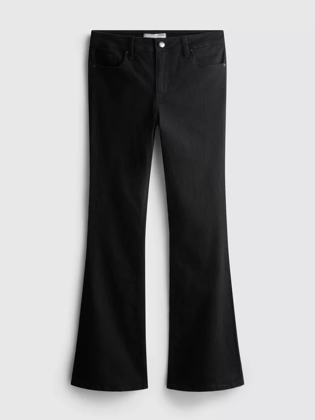 Flared-jeans i bomullsdenim med middels høy midje