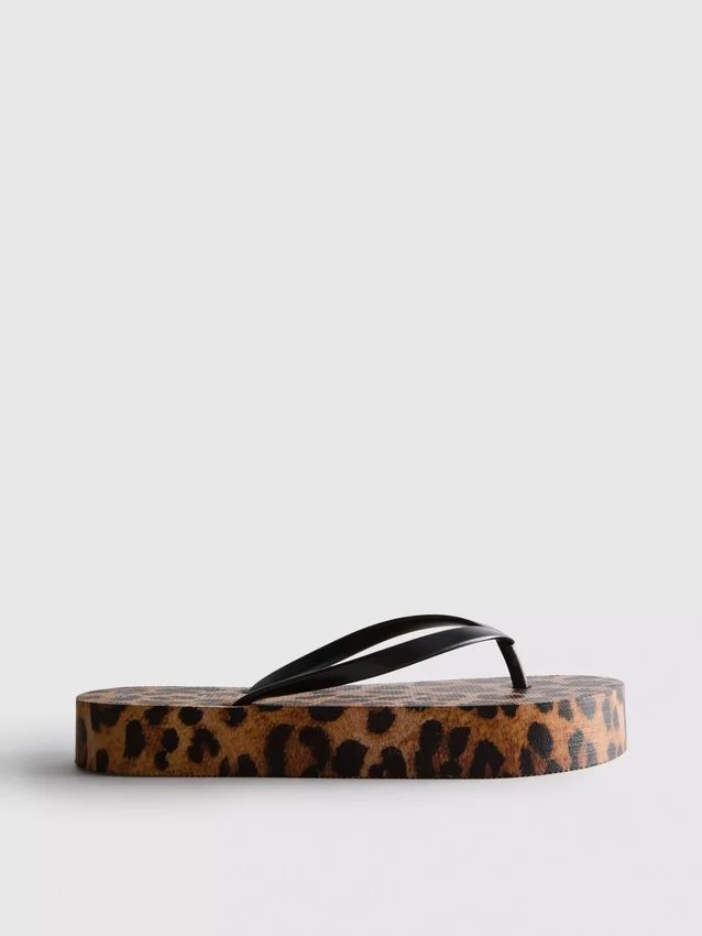 Flatform-flipflops med leopardmønster