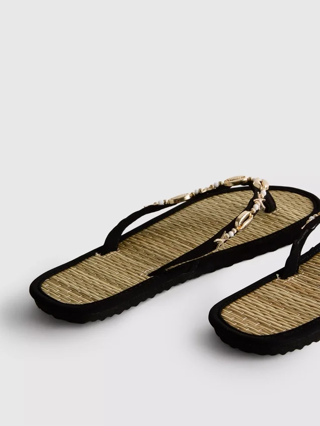 Flip-flops med sjøgress-effekt