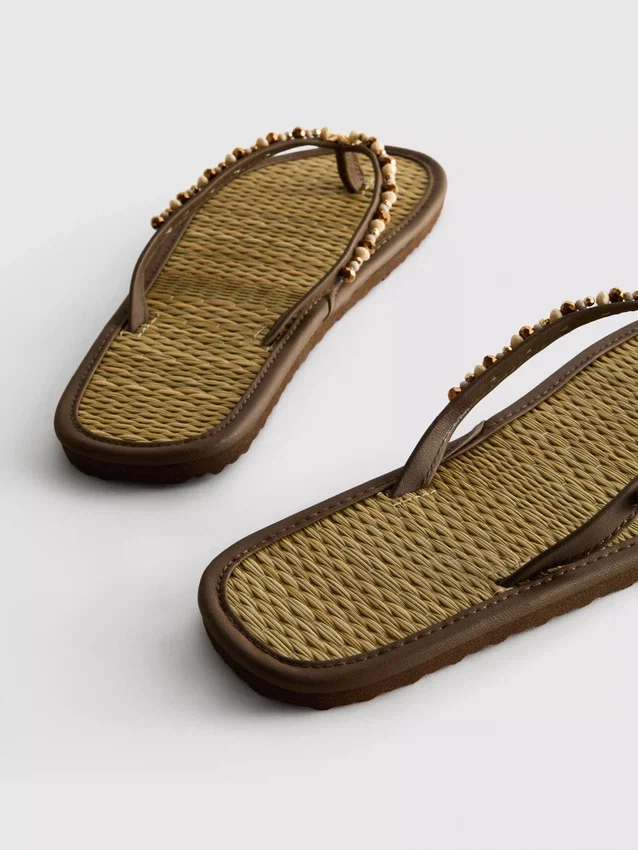 Flip-flops med sjøgress-effekt