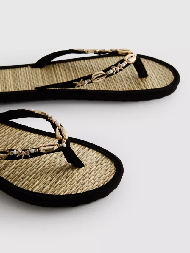 Flip-flops med sjøgress-effekt