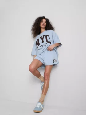 Fritidsshorts med høy bomullsandel i avslappet NYC-stil