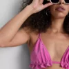 Glitrende trekantet bikinitopp med volanger