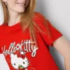 Hello Kitty bomulls-T-skjorte i avslappet stil med jordbærmotiv