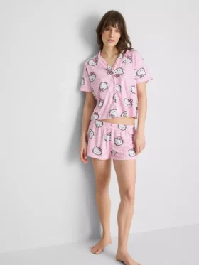 Hello Kitty-pysjamaser med korte bukser i boyfriend-stil