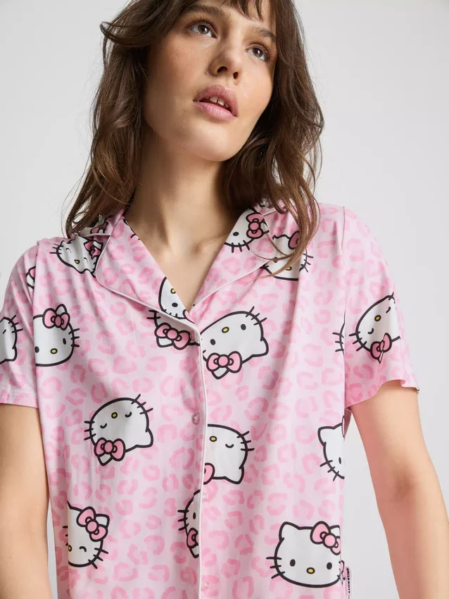 Hello Kitty-pysjamaser med korte bukser i boyfriend-stil
