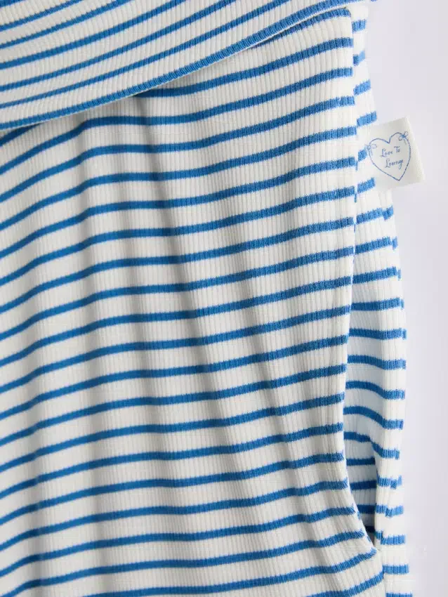 Herlige, ribbestrikkede pysjamasbukser med striper til avslapning