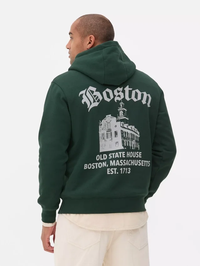 Hettegenser med Boston-motiv