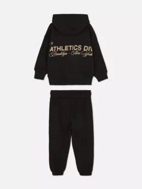 Hettegenser- og joggebuksesett fra Athletics-kolleksjonen