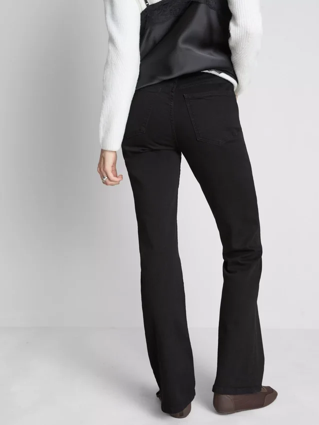 Jeans i bomull med middels høy midje og bootcut-passform