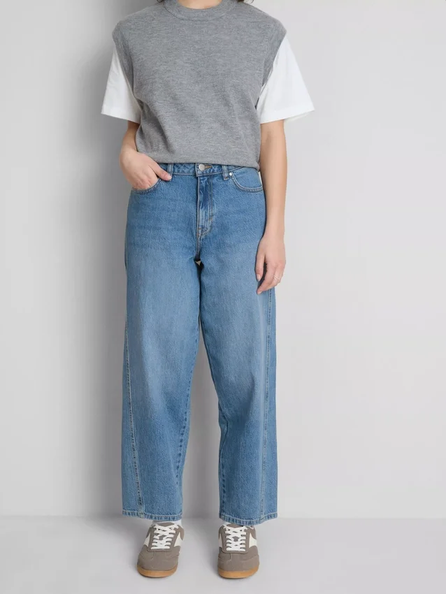 Jeans i bomullsdenim med avsmalnende, rette ben