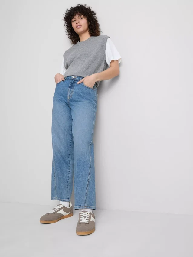 Jeans i bomullsdenim med avsmalnende, rette ben