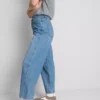 Jeans i bomullsdenim med avsmalnende, rette ben