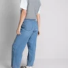 Jeans i bomullsdenim med avsmalnende, rette ben