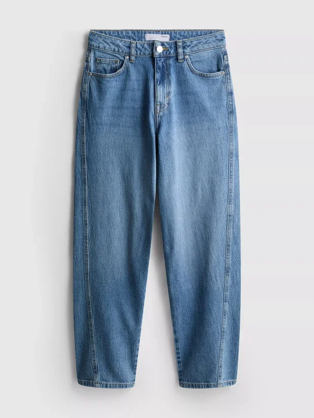 Jeans i bomullsdenim med avsmalnende, rette ben