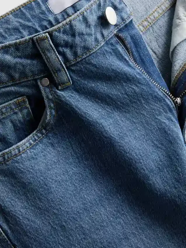 Jeans i bomullsdenim med avsmalnende, rette ben