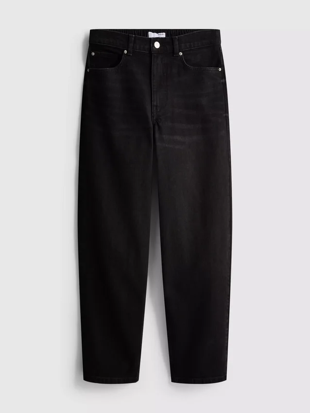 Jeans i bomullsdenim med høy midje og smalere ben