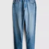 Jeans i bomullsdenim med middels høy midje og rette ben