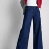 Jeans i bomullsdenim med middels høy midje og vide ben