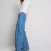 Jeans med brede ben og lommer foran