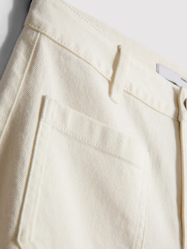 Jeans med brede ben og lommer foran