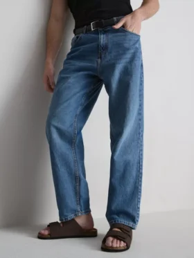 Jeans med høy midje og avslappet passform