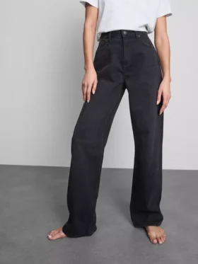 Jeans med høy midje og rette ben