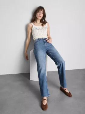 Jeans med høy midje og rette ben