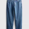 Jeans med middels høy midje og avslappet passform