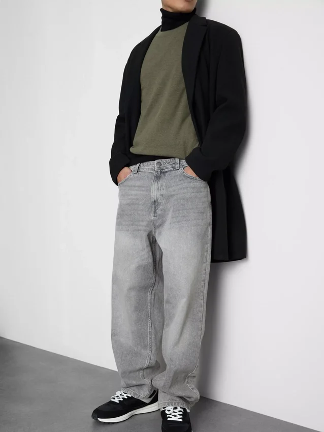 Jeans med middels høy midje og avslappet, rett ben