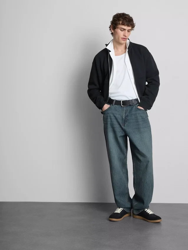 Jeans med middels høy midje og avslappet, rett ben